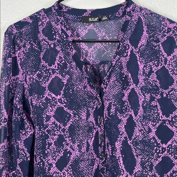 A.n.a Womens Blouse LT Purple Snake Pattern Long Sleeve Chic Sheer Office Wear - Picture 8 of 10